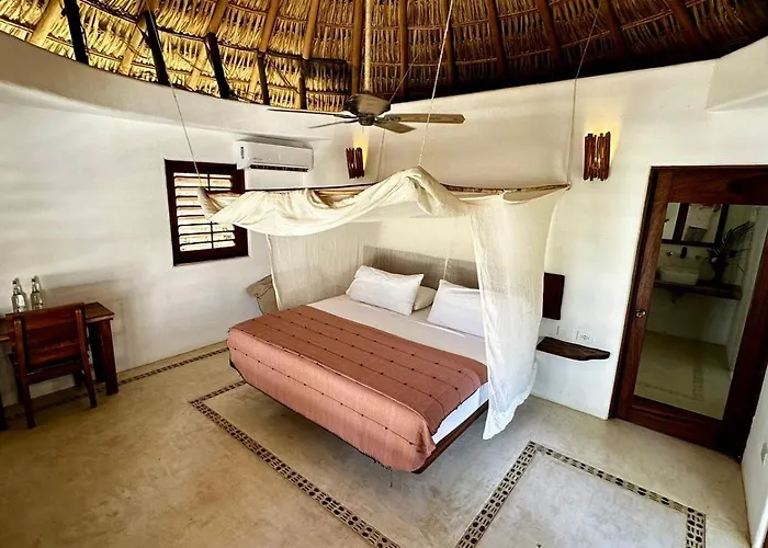Hotel with view: El Alquimista Yoga Spa