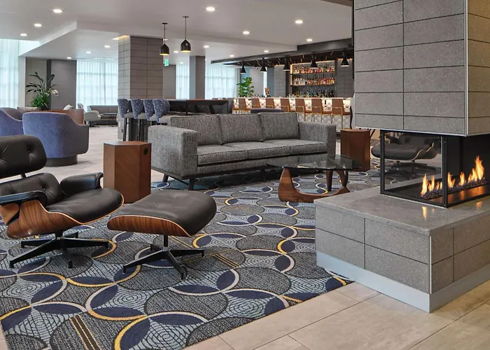 River'S Edge Portland, Tapestry Collection By Hilton