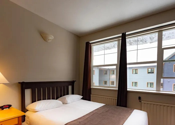 Hotel near College: Ywca Banff Hotel