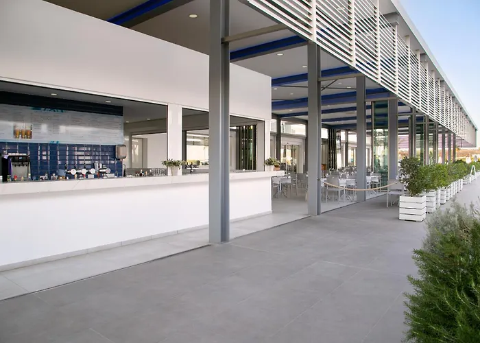 Hotel de 4 estrellas: Asterias Beach Hotel