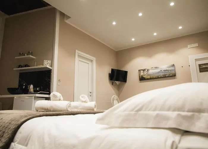 Residence Black & White