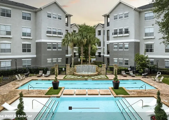 Apartment: Hidden Gem At Med Center 2Br & 2Ba Apartment