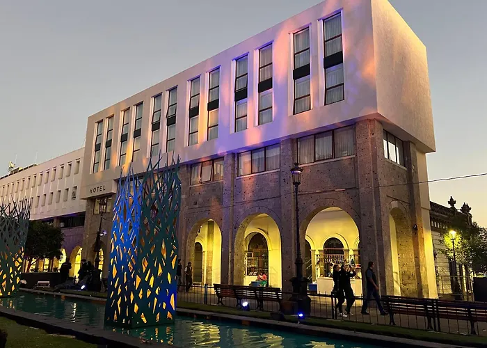 Six Hotel Guadalajara Degollado