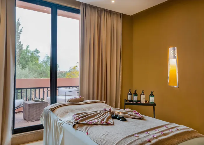 Al Maaden Villa & Spa
