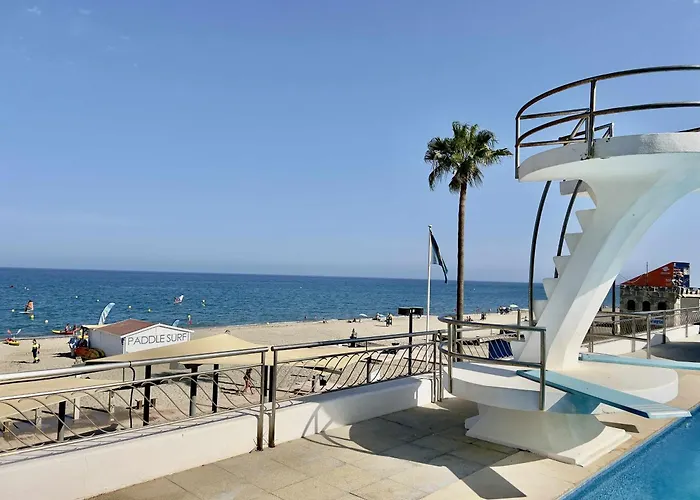 Castle Beach House Luxury Beachfront