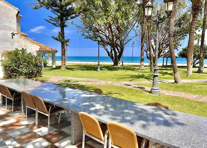 Castle Beach House Luxury Beachfront