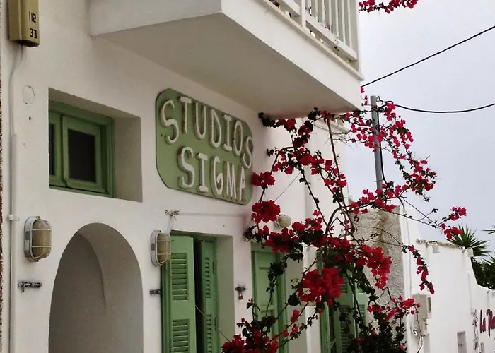 Beach hotel: Sigma Studios On The Beach