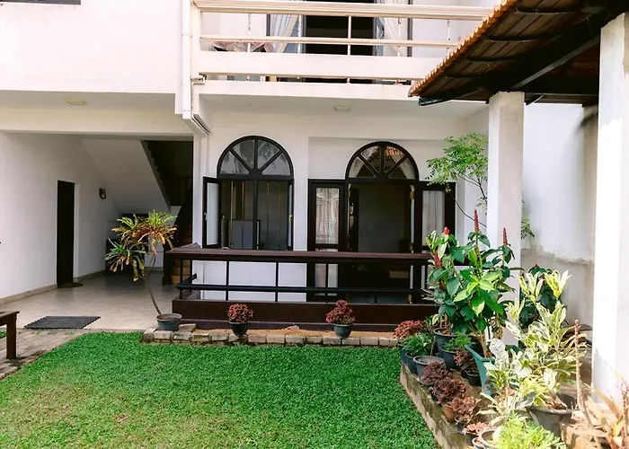 Cheap hotel: Romantic Garden Hotel