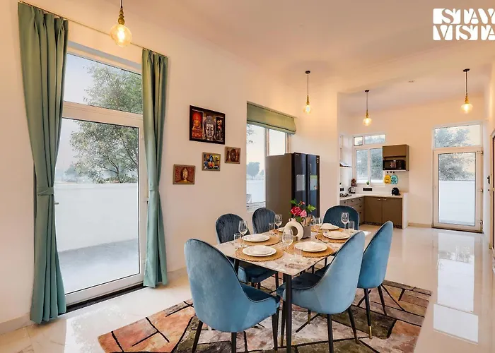 Pool Villa: Stayvista'S Kundan Villa - Pet-Friendly Villa With Sprawling Lawn, Outdoor Pool
