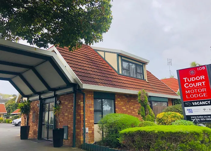 Romantic hotel: Tudor Court Motor Lodge
