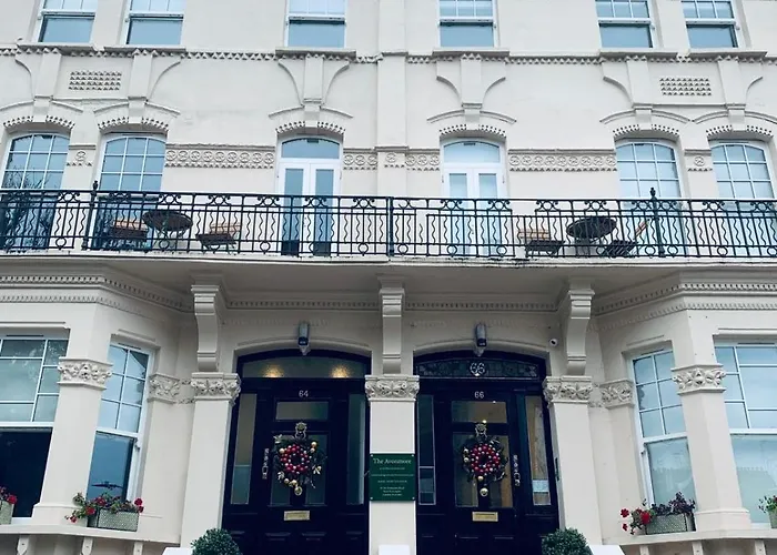 Guest house: The Avonmore Olympia