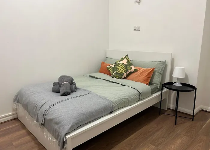 Hotel: Onefam Waterloo 18-36 Years Old