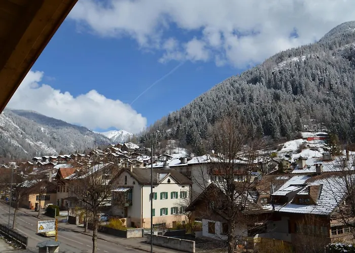  Aria Alpina Guest House