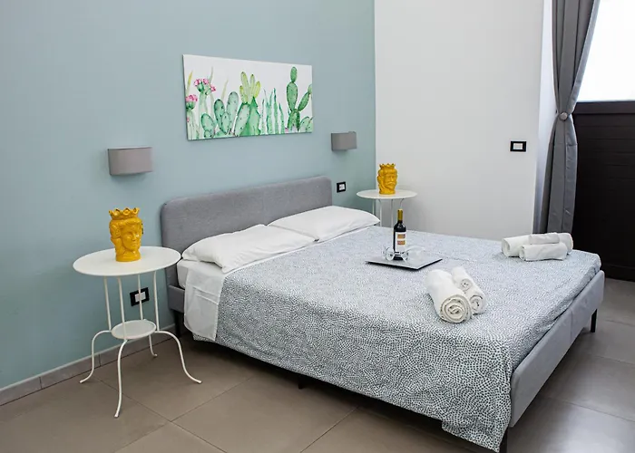 La villa: Ruggero Settimo - Holiday Houses