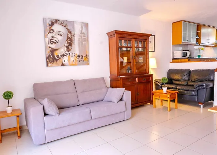 Private Villa: Parque Santiago 2 Villa 2 Tenerife Rental & Sales