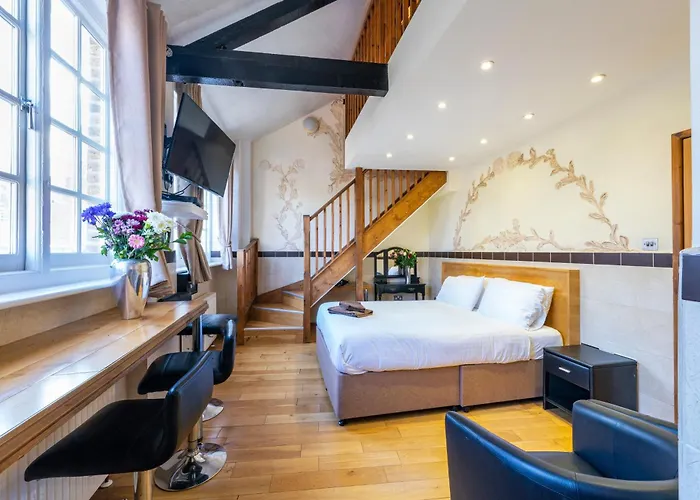Pet Friendly hotel: Berkley Apartments