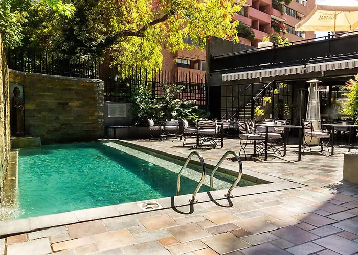 Hotel de luxo Apenas: Wyndham Garden Santiago Kennedy