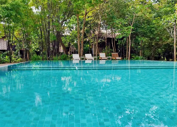 Palm Village Resort & Spa