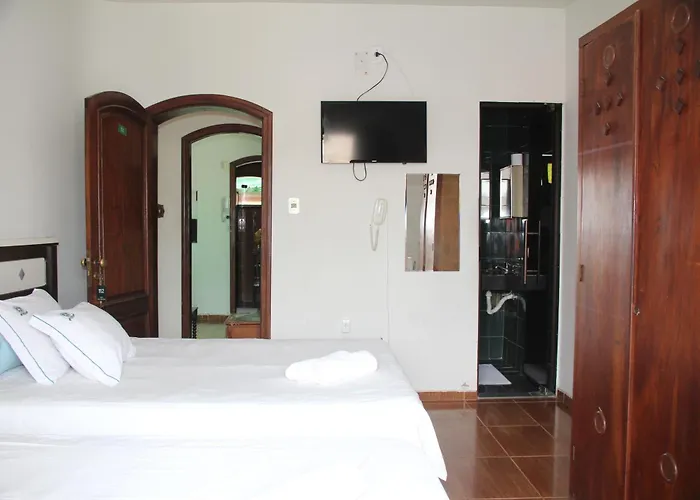 Hotel com piscina: Hotel Chalé São Jorge