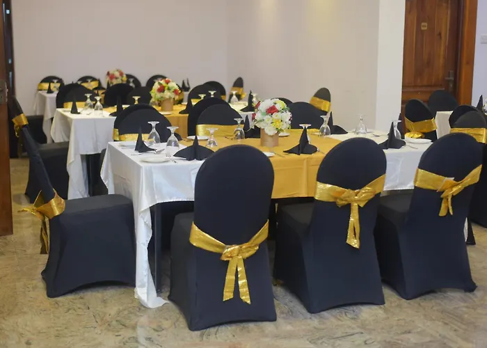 Hotel with view: Capital Regency