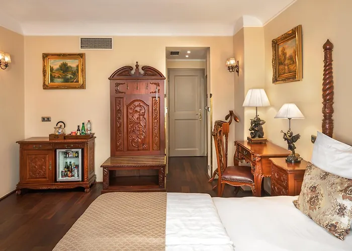 Iron Gate & Suites Prague By Bhg