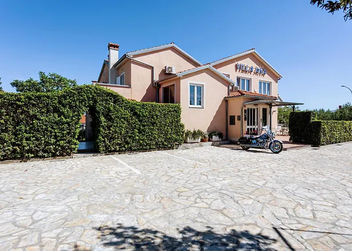  Villa Ana