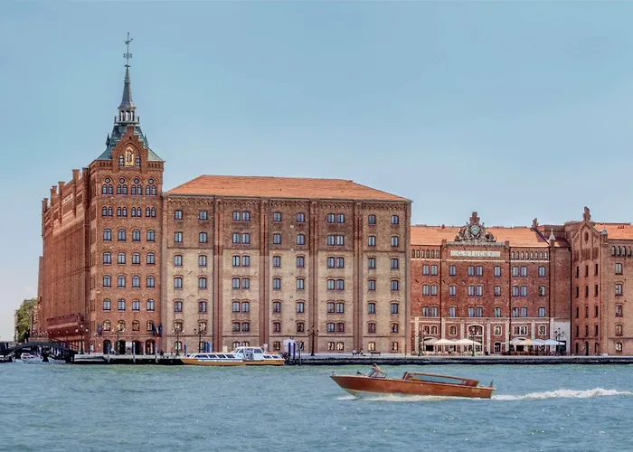 Hotel Jacuzzi: Hilton Molino Stucky Venice