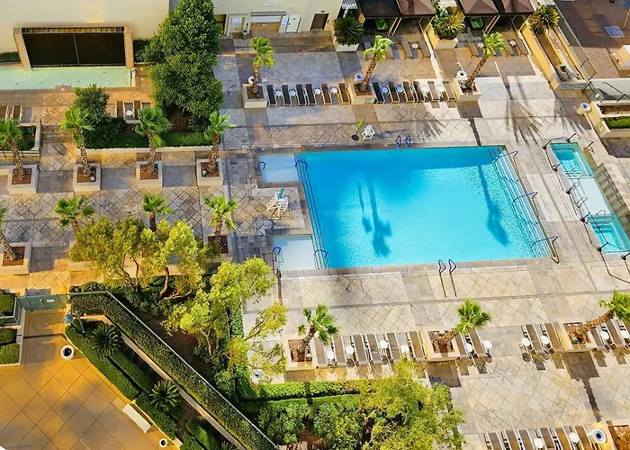 Strip & Sphere View - Separate Living Room - 2 Full Bath - Full Kitchen - Balcony - 900 Sqft - Mgm Signature