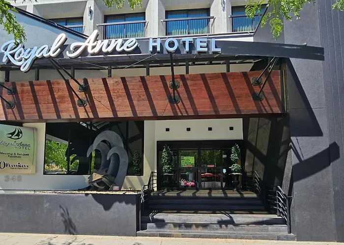 Cheap hotel: The Royal Anne Hotel