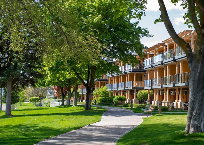 Pet Friendly hotel: Watermark Beach Resort