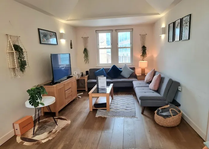 Pets Allowed Hotel London City s