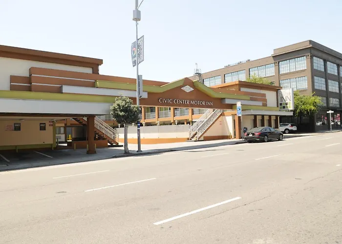Motel: Civic Center Motor Inn