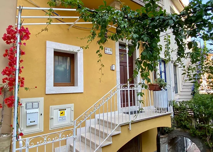 Casa Ferrara
