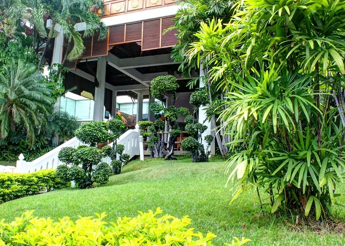 Hotel Con Piscina Empress