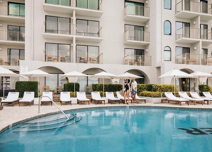 Hotel with view: Grand Cayman Marriott Resort