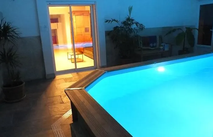 Villa avec piscine: La Petite Maison Sous Les Pins