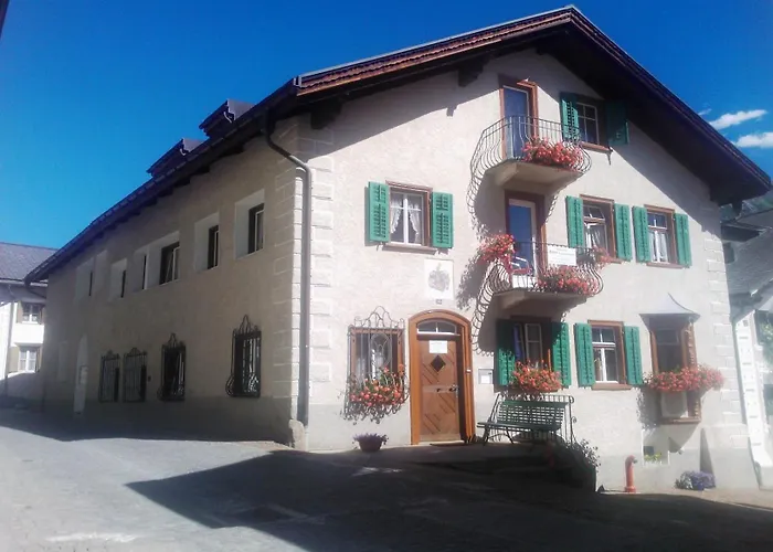 B&B Hotel & Appartements Chasa Valaer