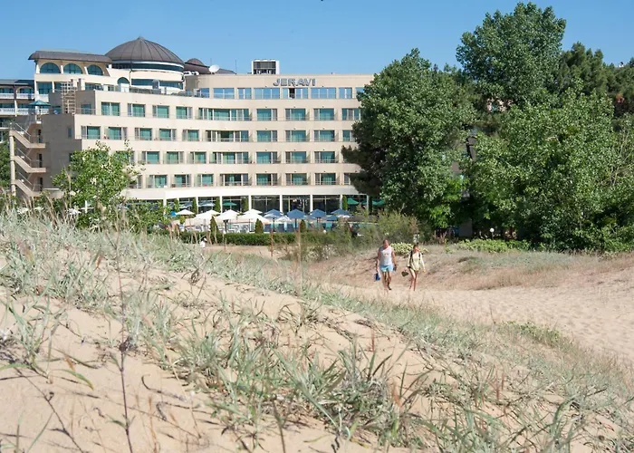 Jeravi Beach Hotel