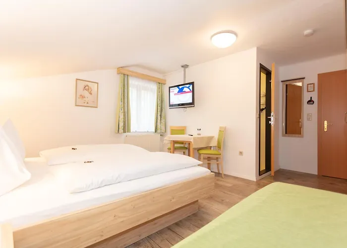 Ping Pong Hotel: Schmittental Pension Self-Check-In