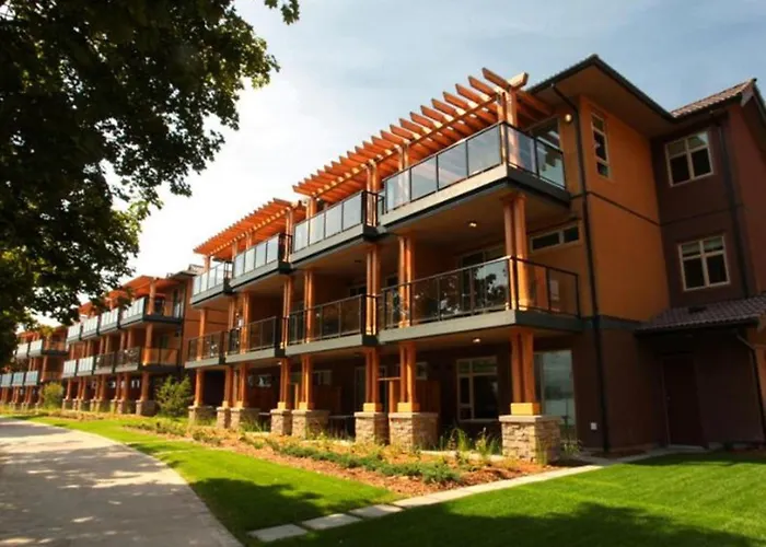 Pet Friendly hotel: Watermark Beach Resort