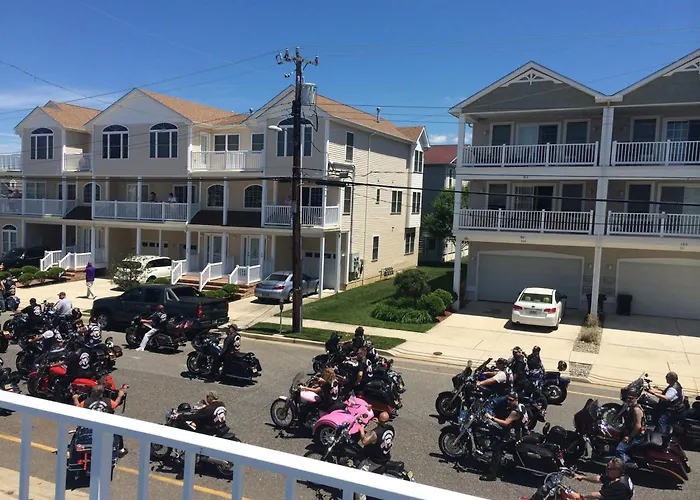Motels White Caps