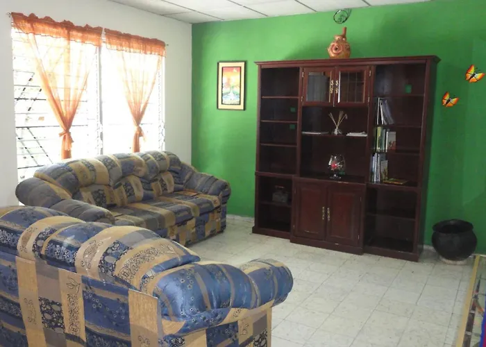 Hostal Doña Marta San Salvador