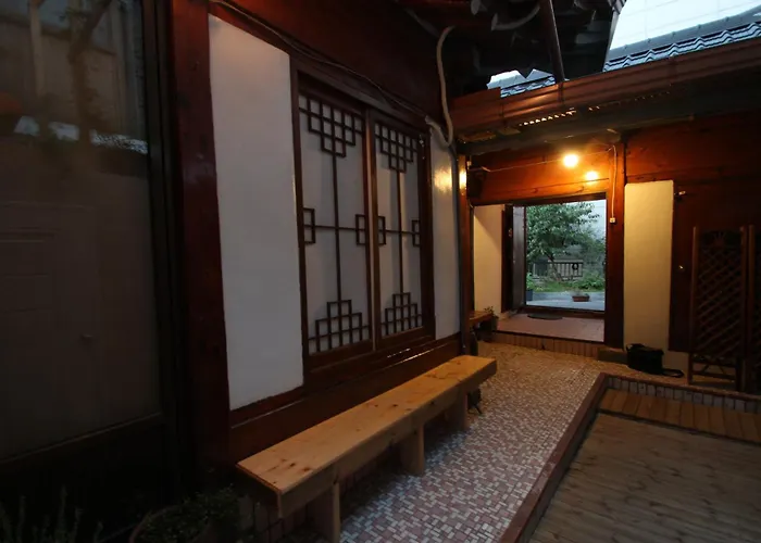 Pension Guide Icos Guesthouse 1 - Female Only