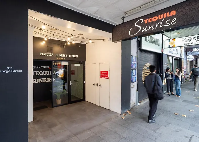 Hotel near College: Tequila Sunrise Hostel Sydney