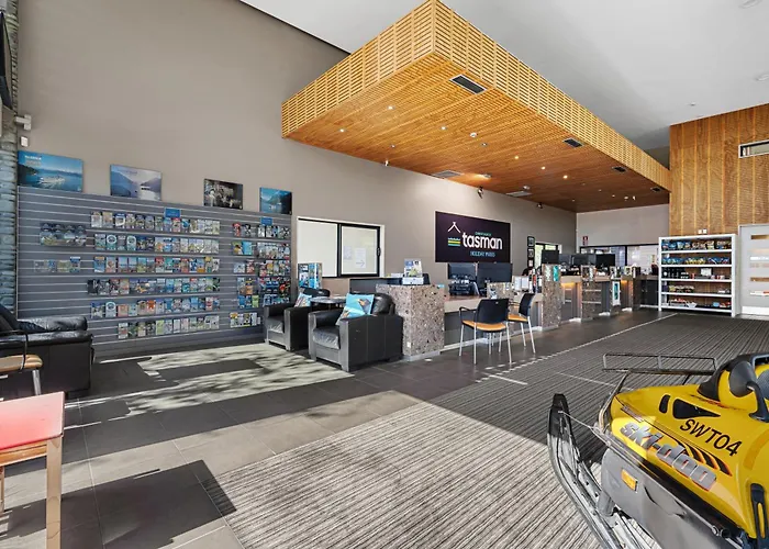 Luxury hotel only: Tasman Holiday Parks - Christchurch