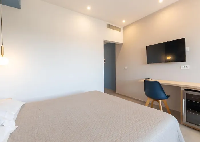 Antares Rooms And Suites