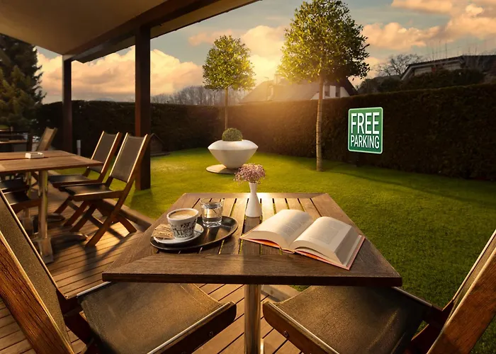 Hotel with Tennis: Ahotel Ljubljana