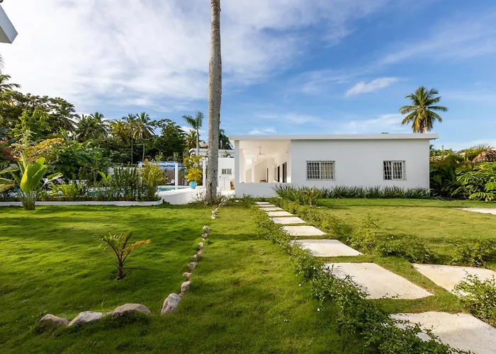 Maria Juana, Hostal