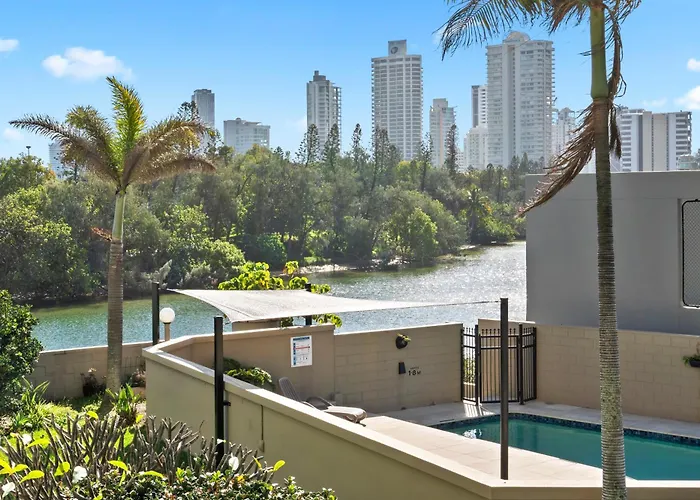 Narrowneck Court Holiday Apartments