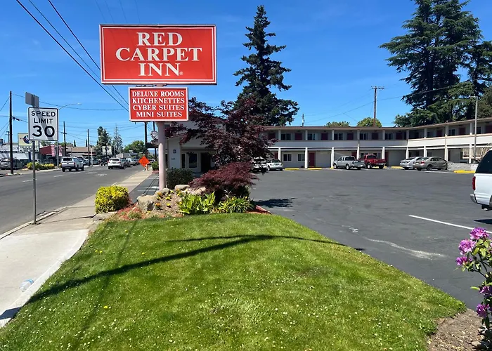 Motel: Red Carpet Inn Medford